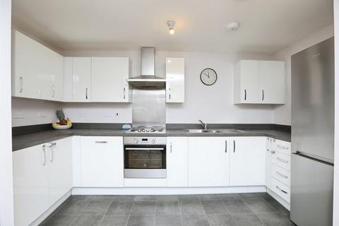 2 bedroom ground floor flat for sale, Church Street, Sittingbourne
