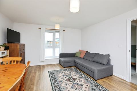 2 bedroom ground floor flat for sale, Church Street, Sittingbourne