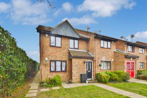 1 bedroom maisonette for sale, Troutbeck Close, Slough