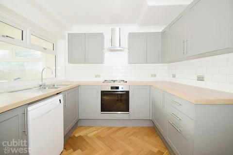 3 bedroom terraced house to rent, Woodgate Park Woodgate PO20