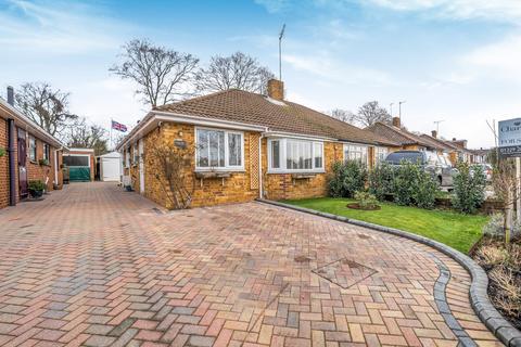 2 bedroom bungalow for sale, Oak Road, Hampshire PO15