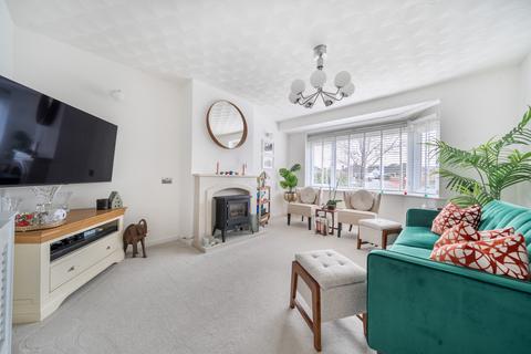 2 bedroom bungalow for sale, Oak Road, Hampshire PO15