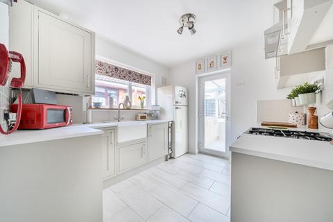 2 bedroom bungalow for sale, Oak Road, Hampshire PO15
