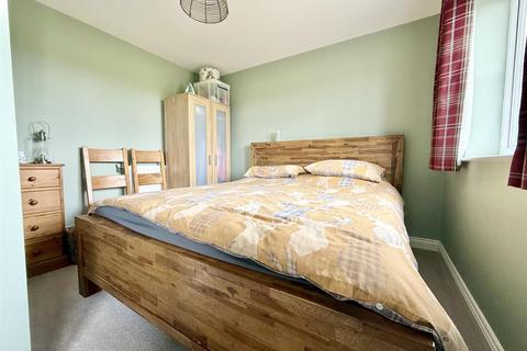 2 bedroom end of terrace house for sale, Schoolfield Close, Whitminster GL2