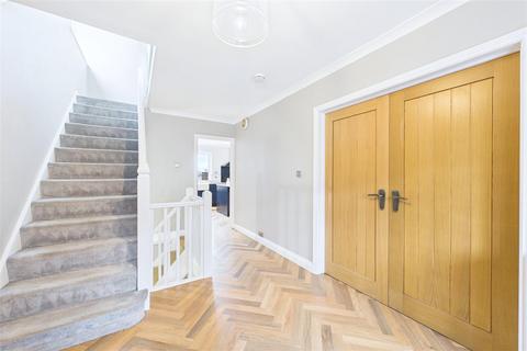 3 bedroom detached house for sale, Sought after Highdale Avenue setting