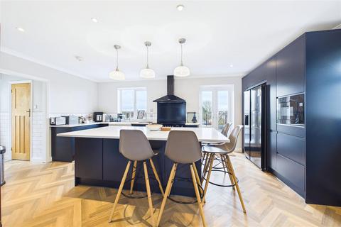 3 bedroom detached house for sale, Sought after Highdale Avenue setting