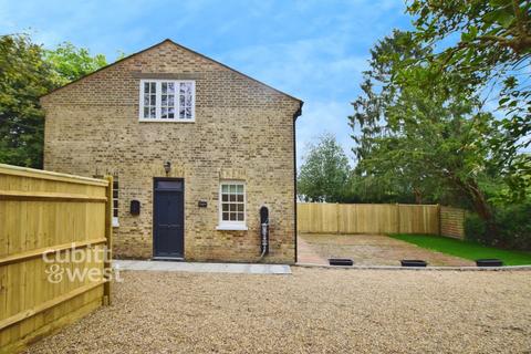 2 bedroom semi-detached house to rent, Lewes Road Haywards Heath RH17