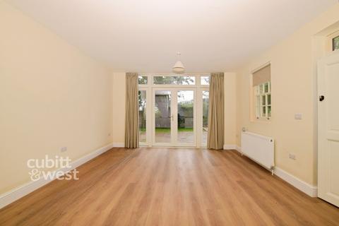 2 bedroom semi-detached house to rent, Lewes Road Haywards Heath RH17