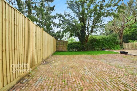2 bedroom semi-detached house to rent, Lewes Road Haywards Heath RH17