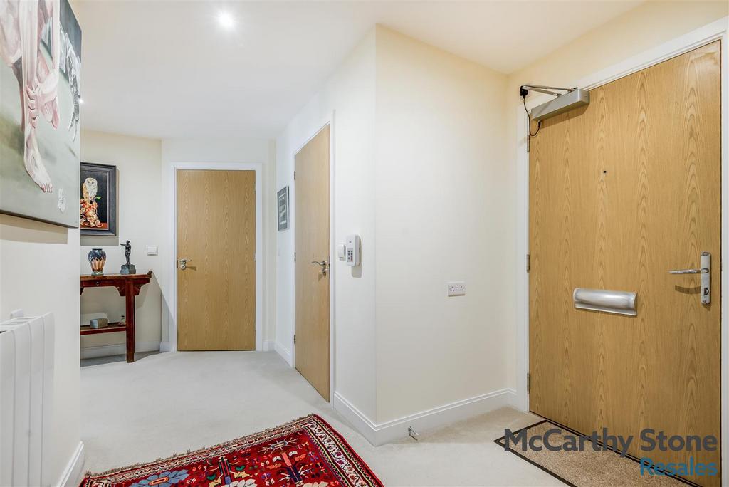 8680090-interior10.jpg