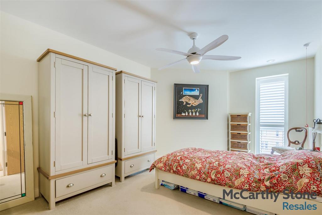8680090-interior05.jpg