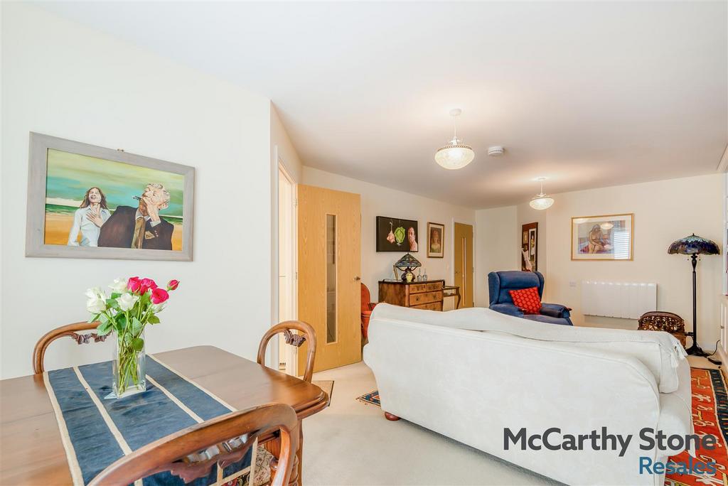 8680090-interior18.jpg