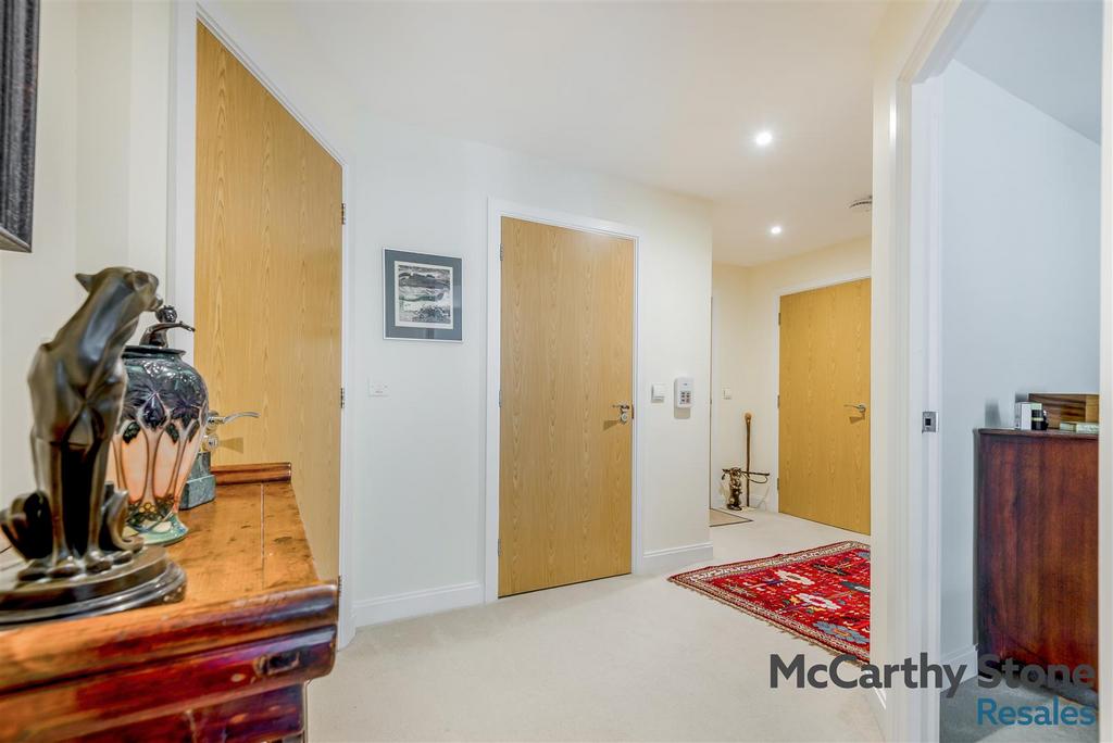 8680090-interior12.jpg