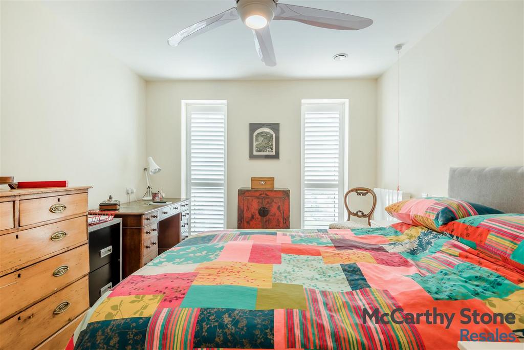 8680090-interior02.jpg
