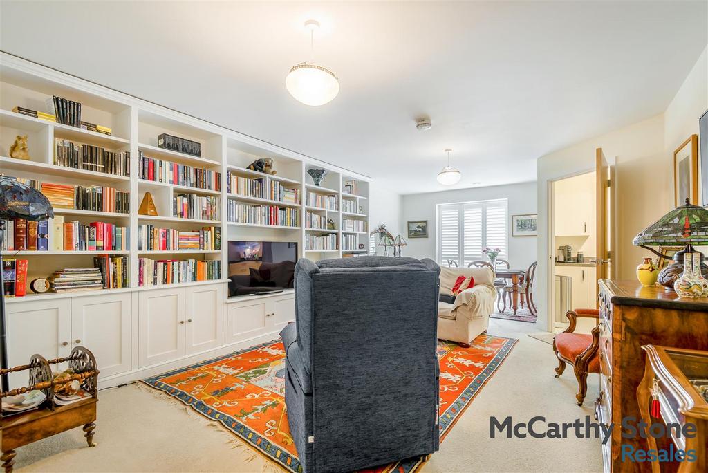 8680090-interior20.jpg