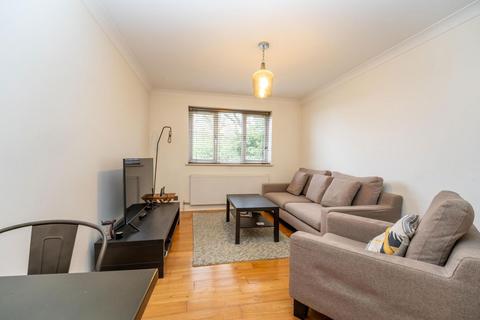 1 bedroom flat for sale, Grove Hill, London E18