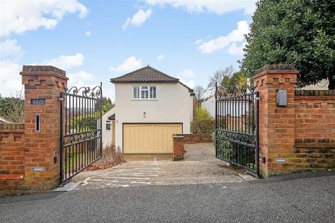 Lodge Hill, Purley CR8
