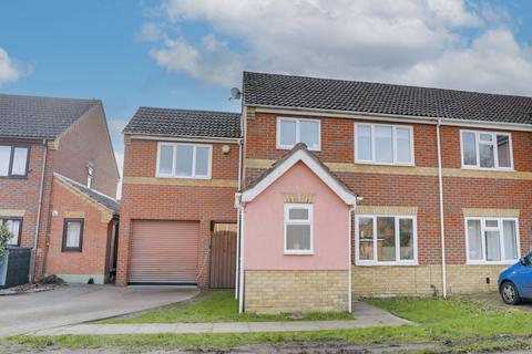 Macpherson Robertson Way, Bury St. Edmunds IP28