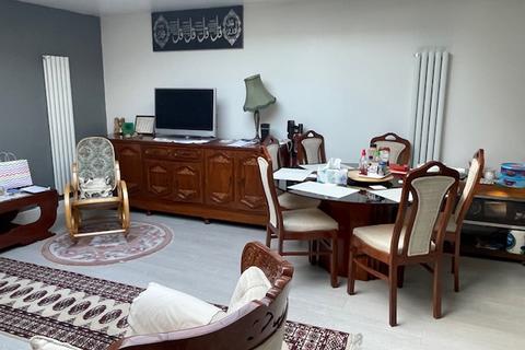 1 bedroom in a flat share to rent, Warwick Road, London E4