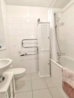 2 bedroom flat for sale, Gowers Walk E1, Tower Hamlets, London, E1