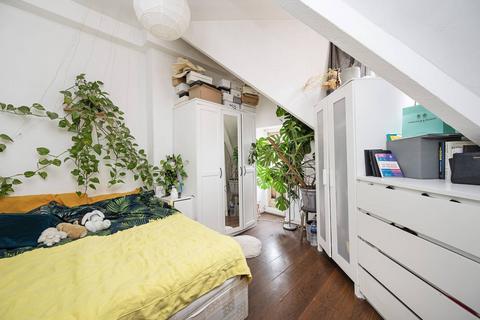 3 bedroom flat for sale, Club Row, Shoreditch, London, E2