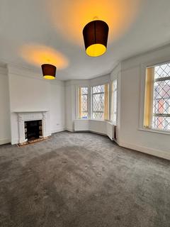 2 bedroom terraced house to rent, 18 Forthbridge Road, London SW11