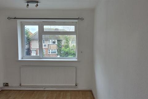 2 bedroom house to rent, Fulham Close, Uxbridge