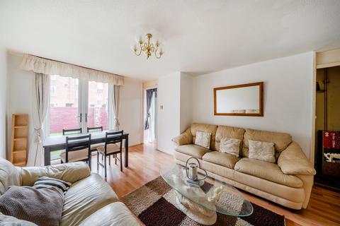 Langdale Close, London