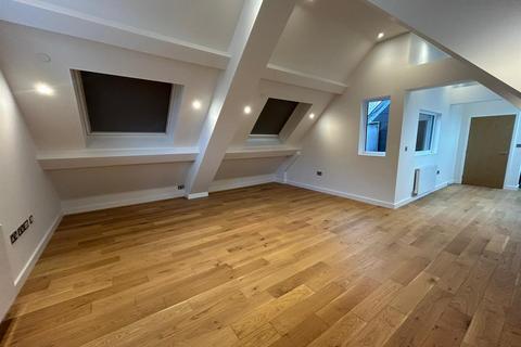 2 bedroom flat to rent, Islington High Street, Islington