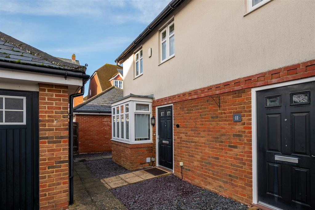 9 Newman Road externals-4.jpg