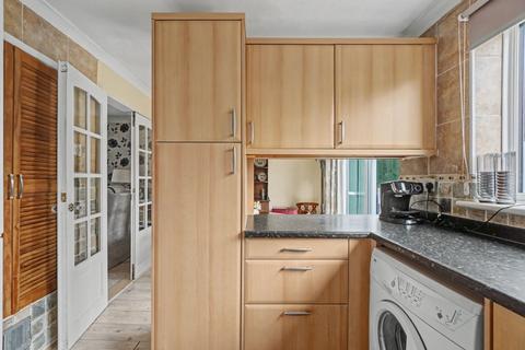 3 bedroom end of terrace house for sale, Oak Road, Sittingbourne, Kent, ME10 3PH
