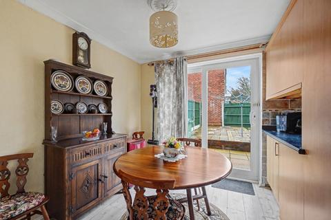 3 bedroom end of terrace house for sale, Oak Road, Sittingbourne, Kent, ME10 3PH