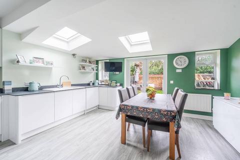 2 bedroom terraced house for sale, Aynho Street, Watford, WD18