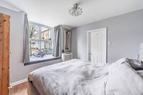 2 bedroom terraced house for sale, Aynho Street, Watford, WD18
