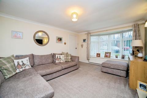3 bedroom semi-detached house for sale, North Close, ALFRETON DE55
