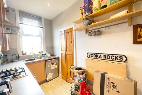 2 bedroom terraced house to rent, Beecroft Mount, Leeds, West Yorkshire, LS13