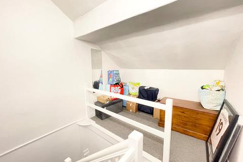 2 bedroom terraced house to rent, Beecroft Mount, Leeds, West Yorkshire, LS13