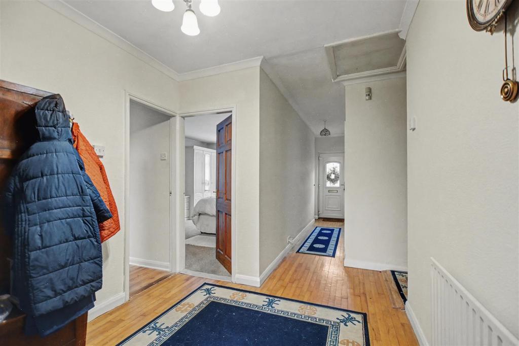 Hallway 2.jpeg