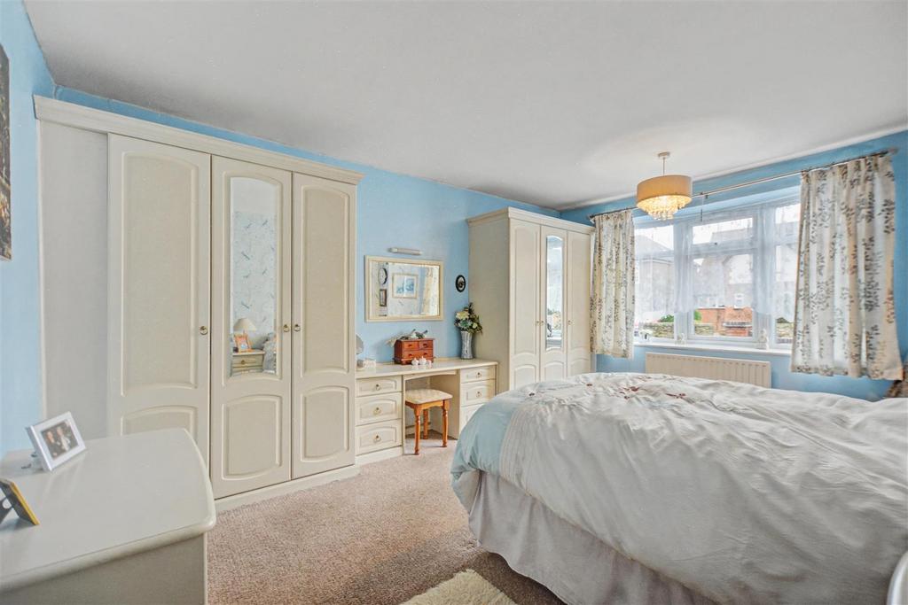 Bedroom 1 1.jpeg