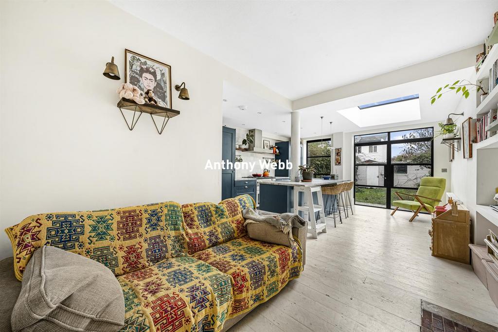 Living/kitchen/dining space