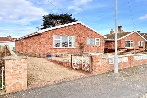 2 bedroom detached bungalow for sale, St. Edmunds Road, Acle, Norwich, NR13