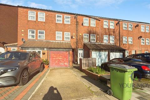 3 bedroom terraced house to rent, Galsworthy Close, London SE28