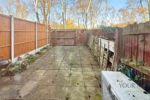 3 bedroom terraced house to rent, Galsworthy Close, London SE28