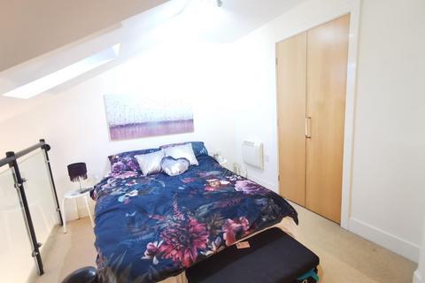 1 bedroom duplex to rent, Textile Street, Dewsbury, West Yorkshire, UK, WF13