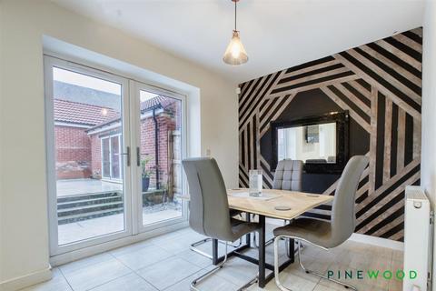 4 bedroom detached house for sale, Orchard Way, Chesterfield S45