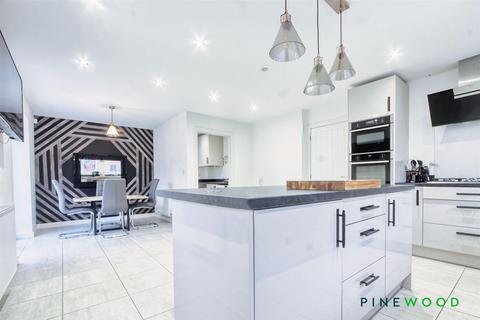 4 bedroom detached house for sale, Orchard Way, Chesterfield S45