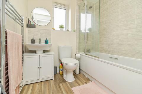 2 bedroom flat for sale, Fen Street, Brooklands, Milton Keynes, Buckinghamshire, MK10