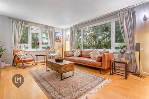 Victoria Drive, London