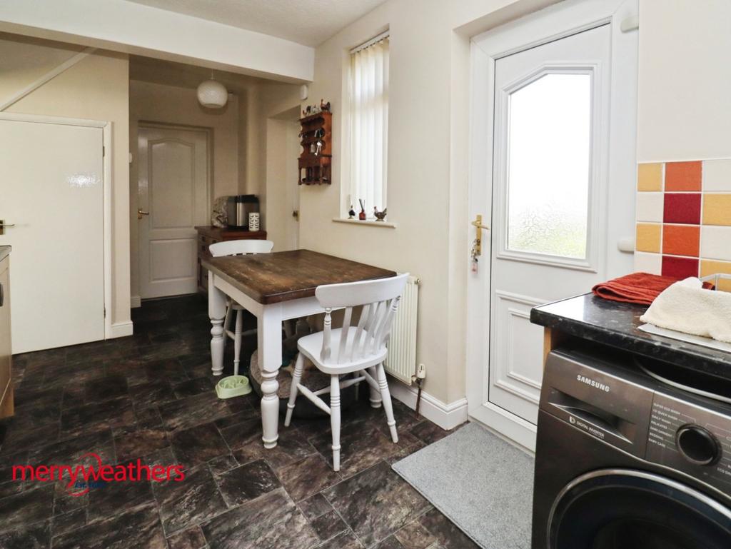 Dining kitchen