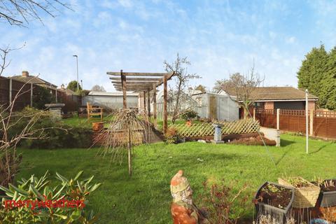 4 bedroom semi-detached house for sale, Lowfield Avenue, Greasbrough, Rotherham. S61 4PE